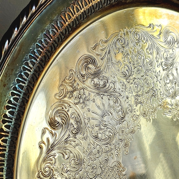 Antique WM Rogers Silver Plate Round Tray 4172, Round Serving Tray, Aged Patina - Picture 10 of 15